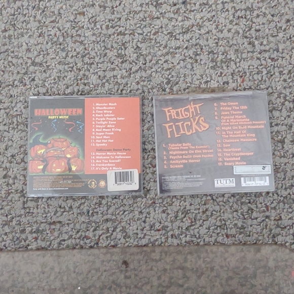 Lot of 2 Halloween CDs- New Fright Flicks & Drew’s Famous Halloween Party Music - Picture 3 of 9